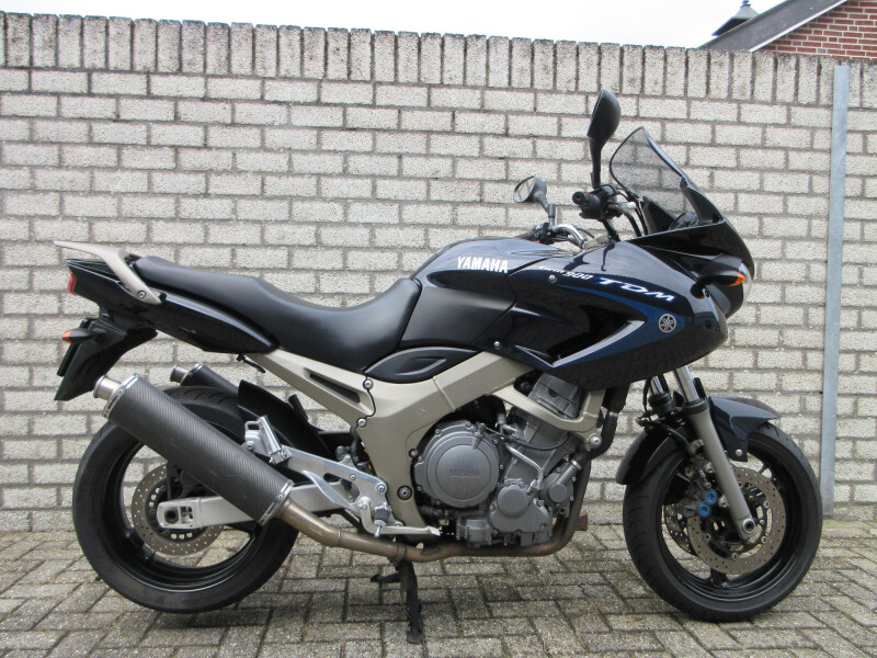 YAMAHA TDM900