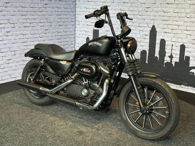 Harley-Davidson IRON 883