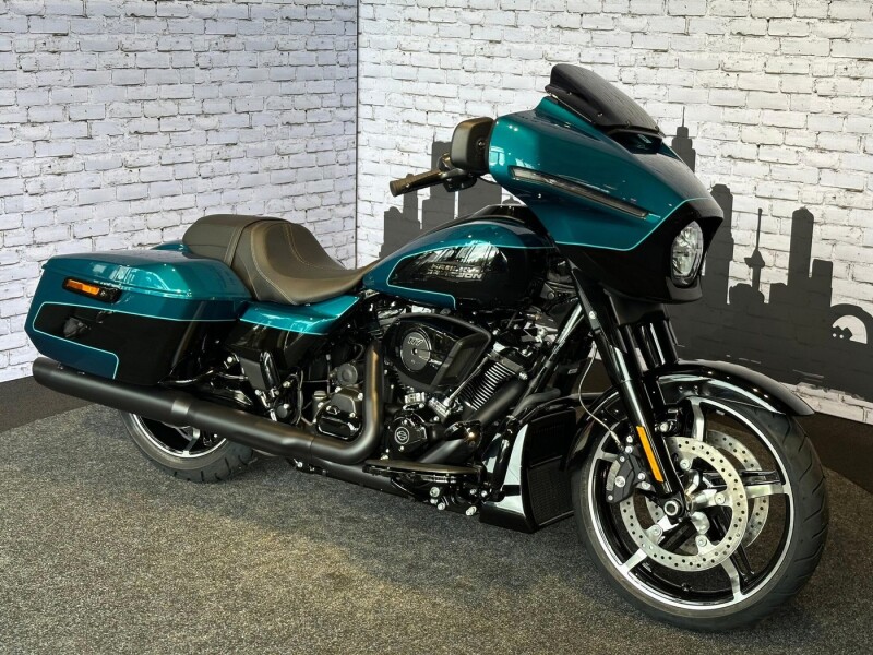 Harley-Davidson FLHX STREET GLIDE Black Trim - Two Tone