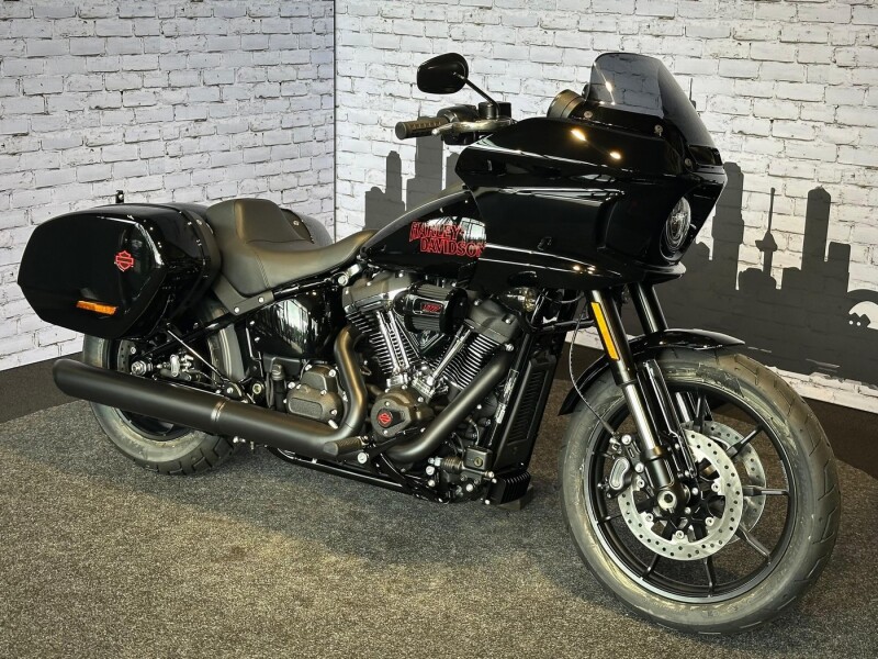 Harley-Davidson SOFTAIL FXLRST LOW RIDER ST Black Trim - Vivid Black