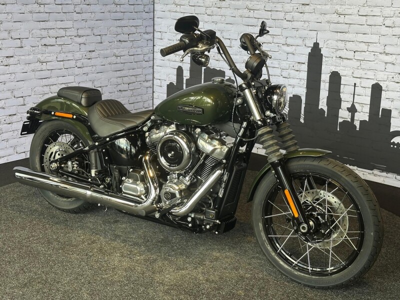 Harley-Davidson FXBB STREET BOB Laced Wheels - Premium Solid Color