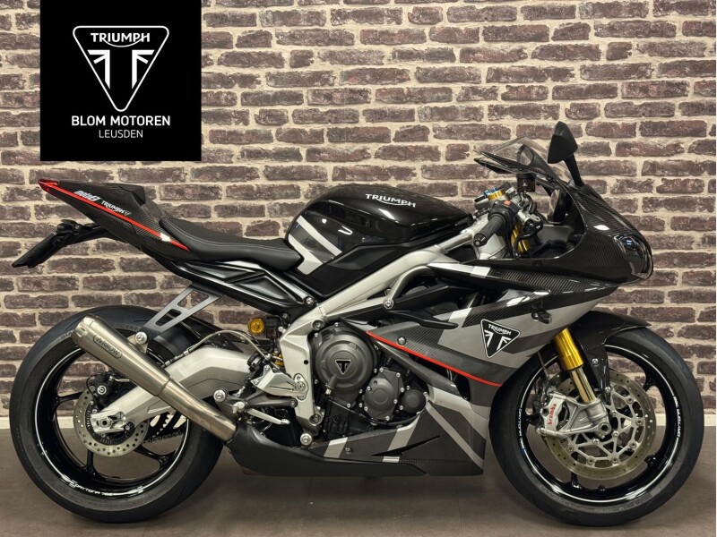 Triumph DAYTONA MOTO2 765 BADGE 643