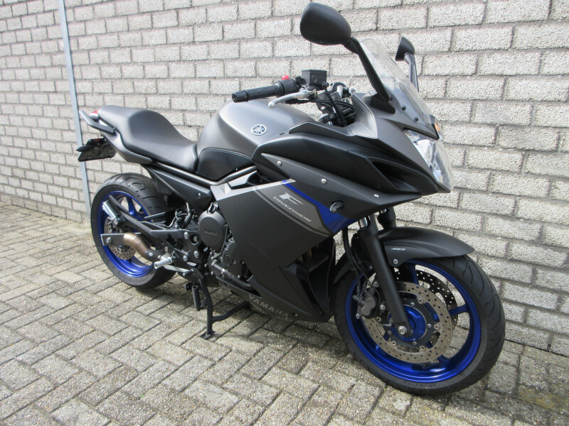 YAMAHA XJ6