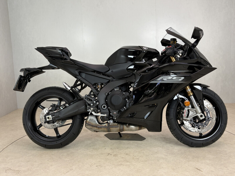Yamaha YZF R9