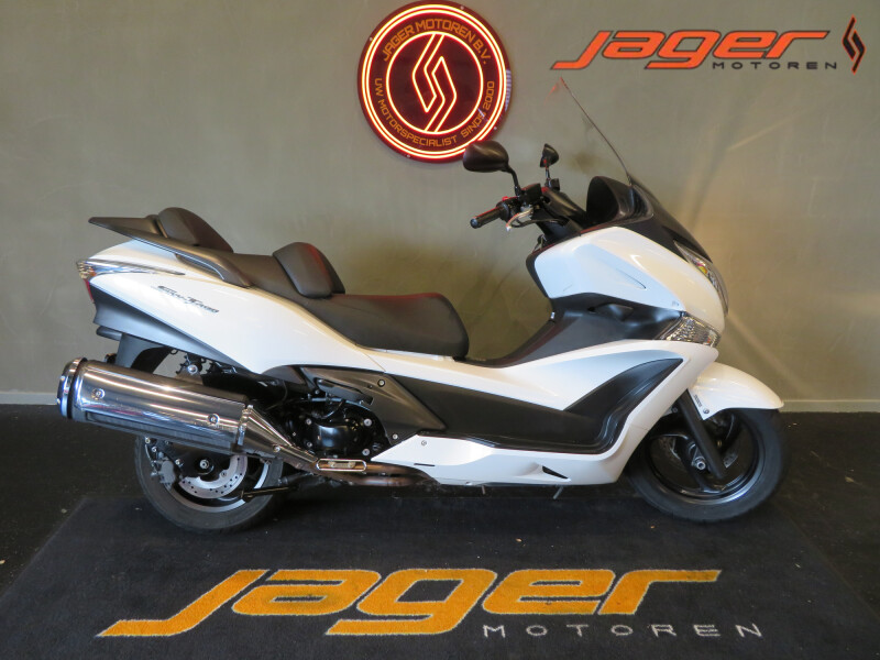 HONDA FJS 400 SILVERWING ZEER FRAAI!
