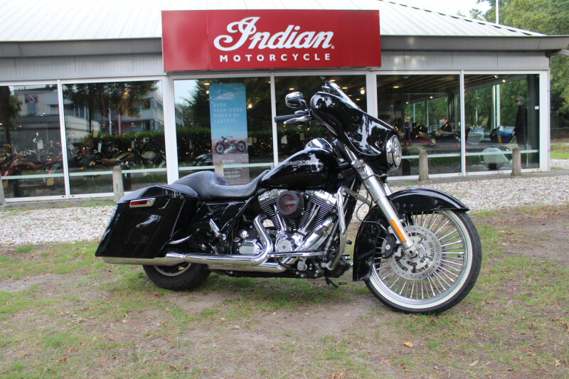 Harley-Davidson Street Glide  FLHX Streetglide