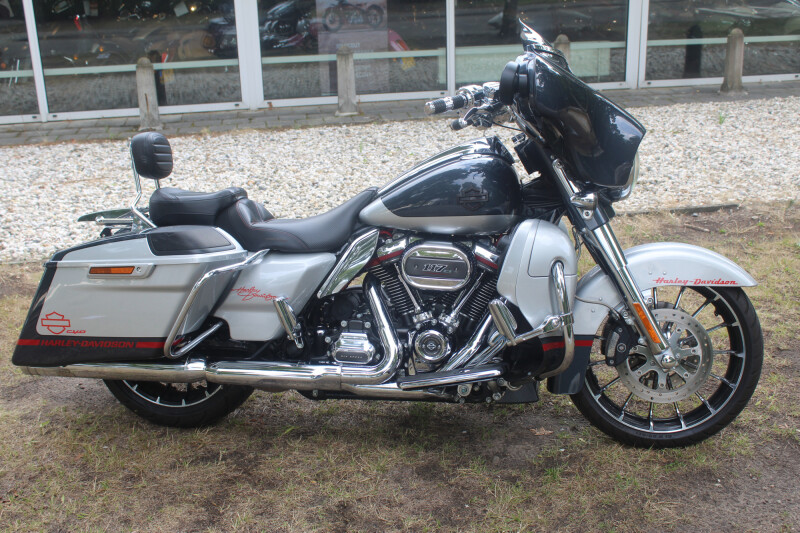 Harley-Davidson Street Glide  FLH-X SE Street-Glide CVO