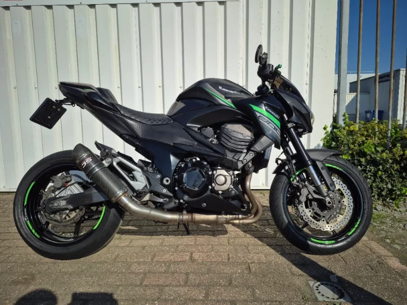 Kawasaki Z800, stoere naked bike full options
