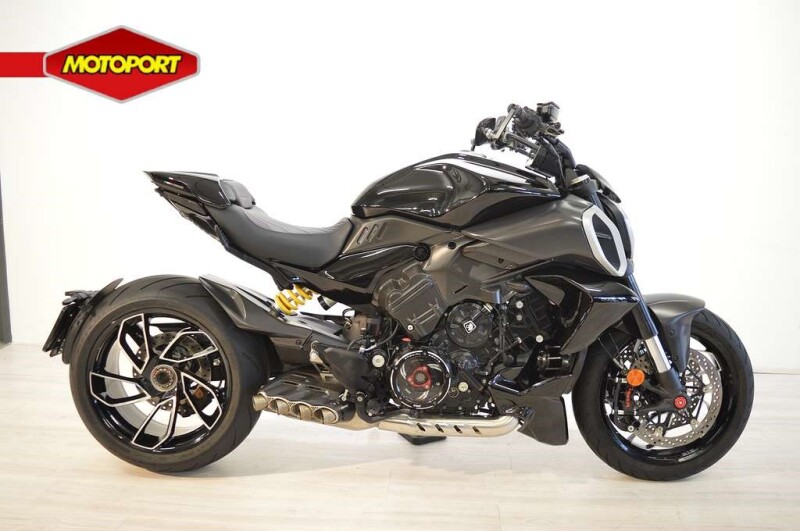 Ducati DIAVEL V4