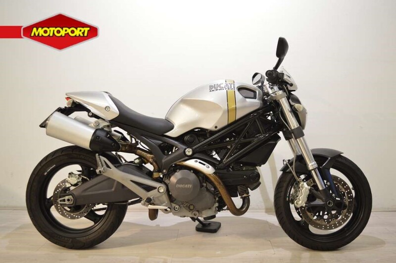Ducati MONSTER 696 +