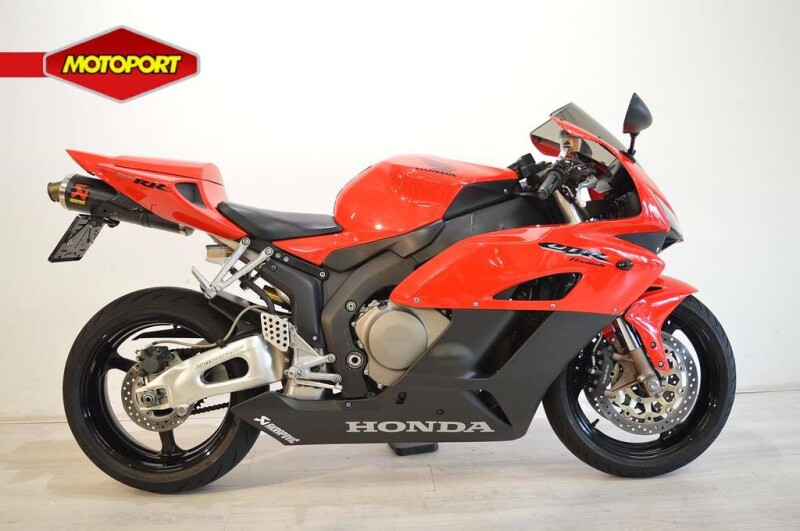 Honda CBR 1000 RR FIREBLADE
