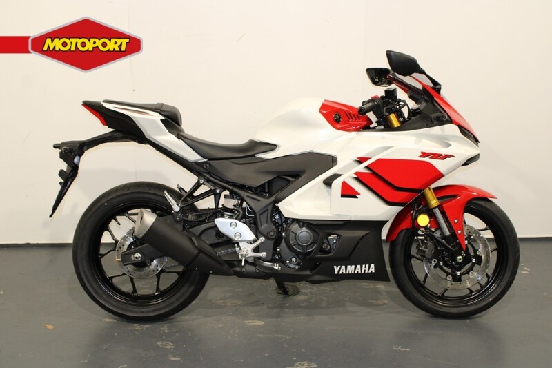 Yamaha YZF R3 70th anniversary