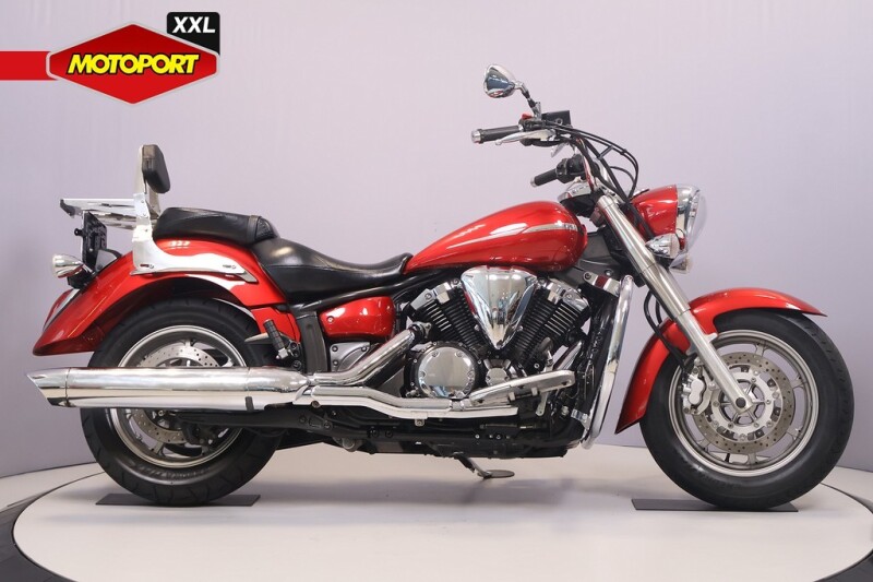 Yamaha XVS 1300 A MIDNIGHT STAR