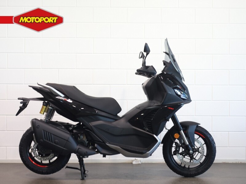 Aprilia SR GT 400