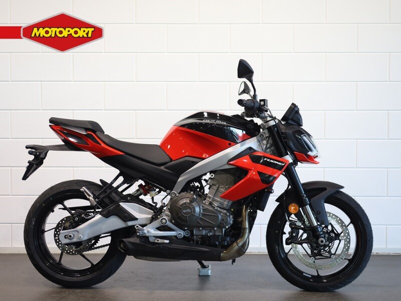 Aprilia Tuono 457