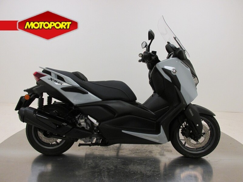 Yamaha X-MAX 300 TECH MAX