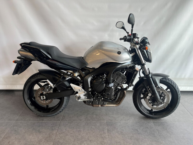 Yamaha FZ6