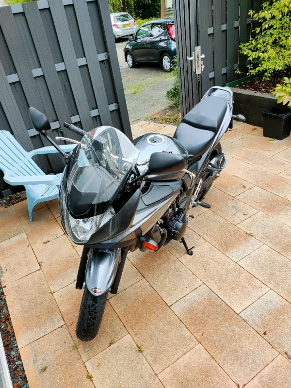 Suzuki gsf 650 sa