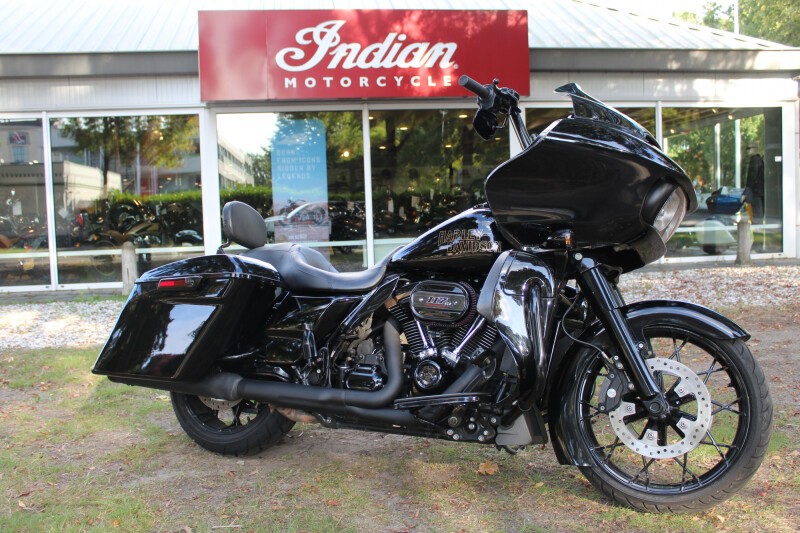 Harley-Davidson Road Glide  FLTRXST Roadglide ST