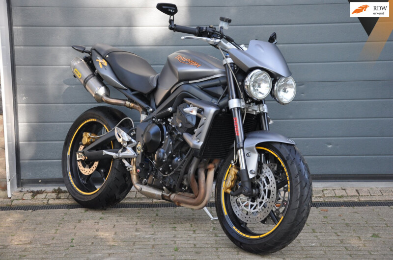 Triumph Street Triple R uitlaten