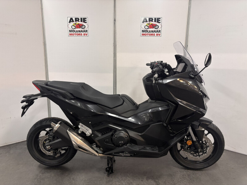 Honda Forza 750