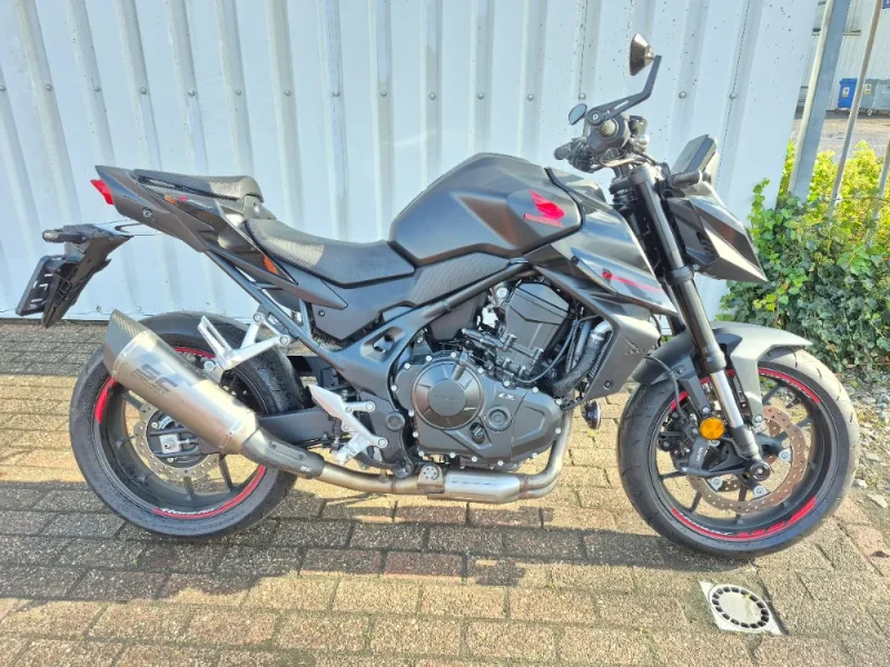 Honda CB750 Hornet uit 2026, stoere naked bike