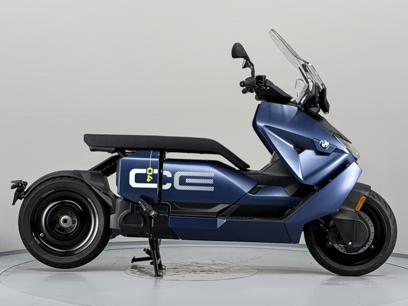 BMW CE 04