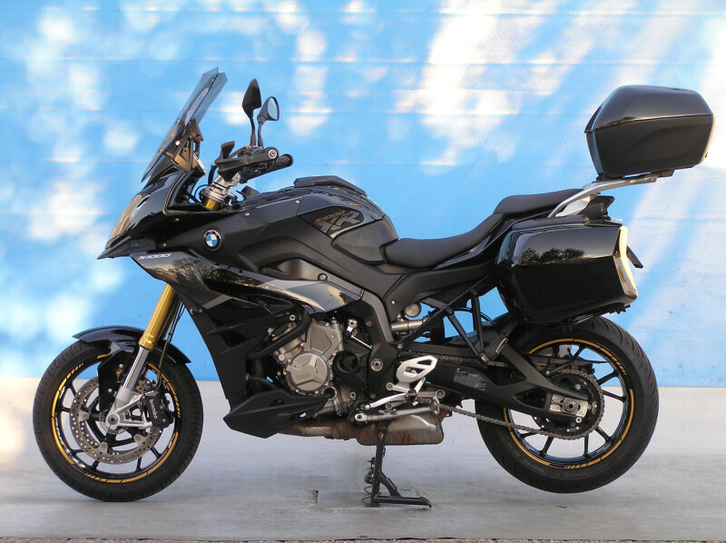 BMW S1000XR TRIPLE BLACK