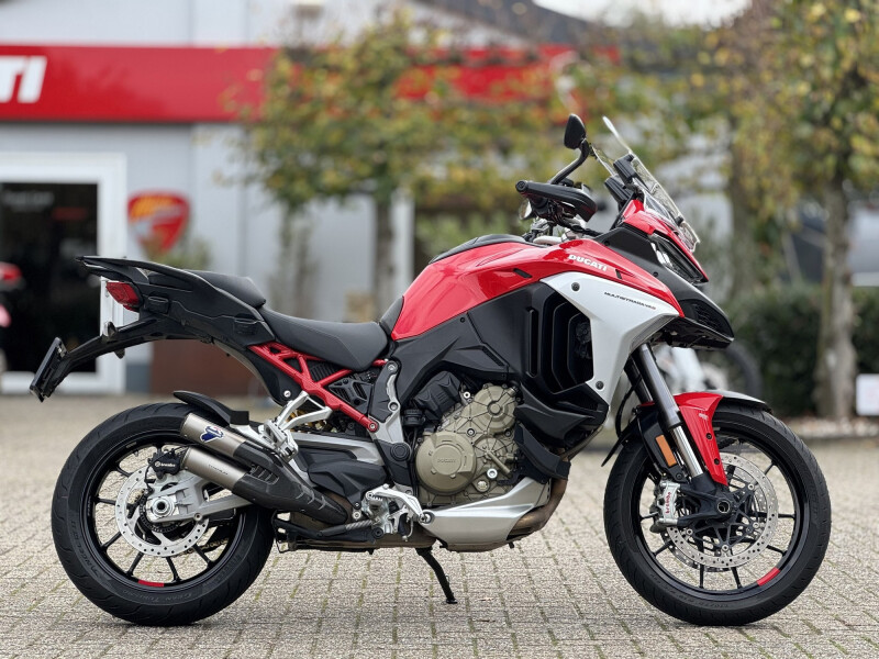 Ducati Multistrada V4 S-Travel&amp;Rader - Red