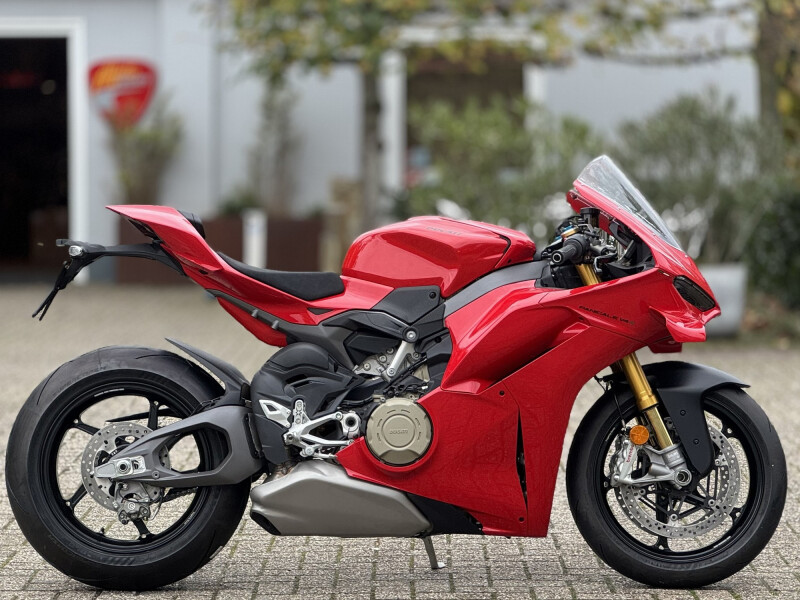 Ducati Panigale V4 S 7G Red