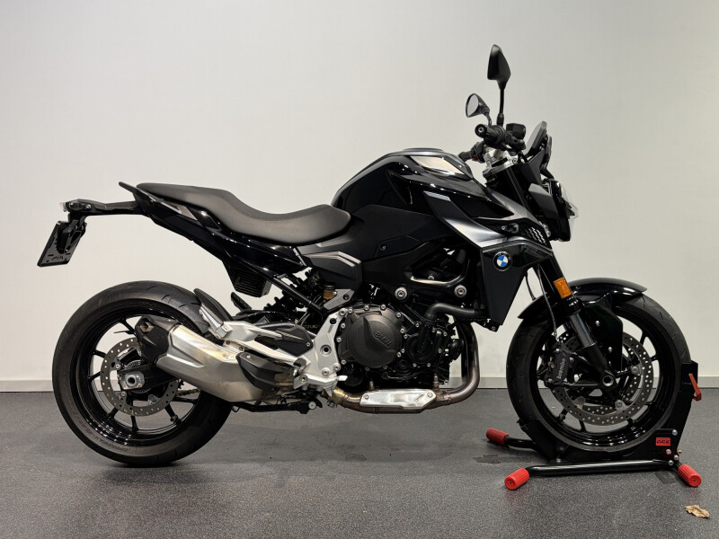 BMW F 900 R