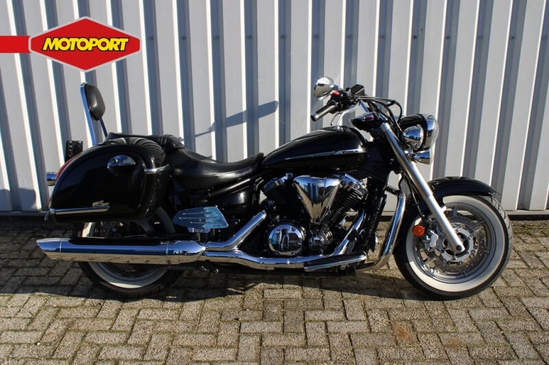 Yamaha XVS 1300 A midnightstar