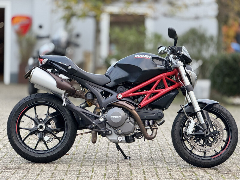 Ducati MONSTER 796