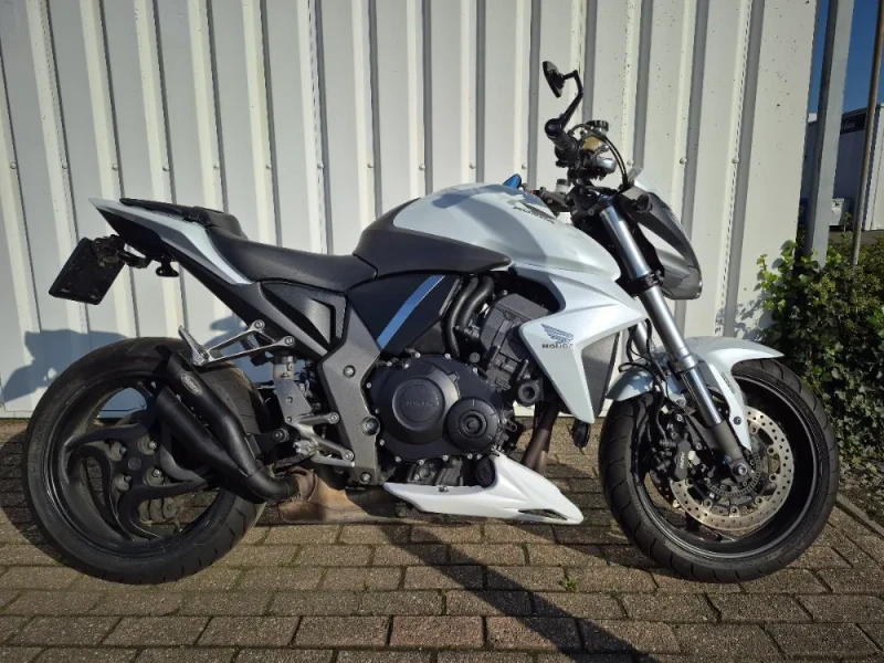 Honda CB1000R uit 2009, dikke naked met veel extra's