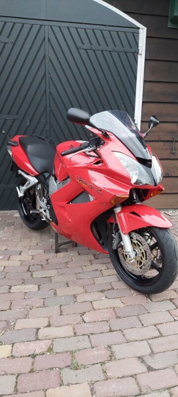 Honda vfr 800 v-tec