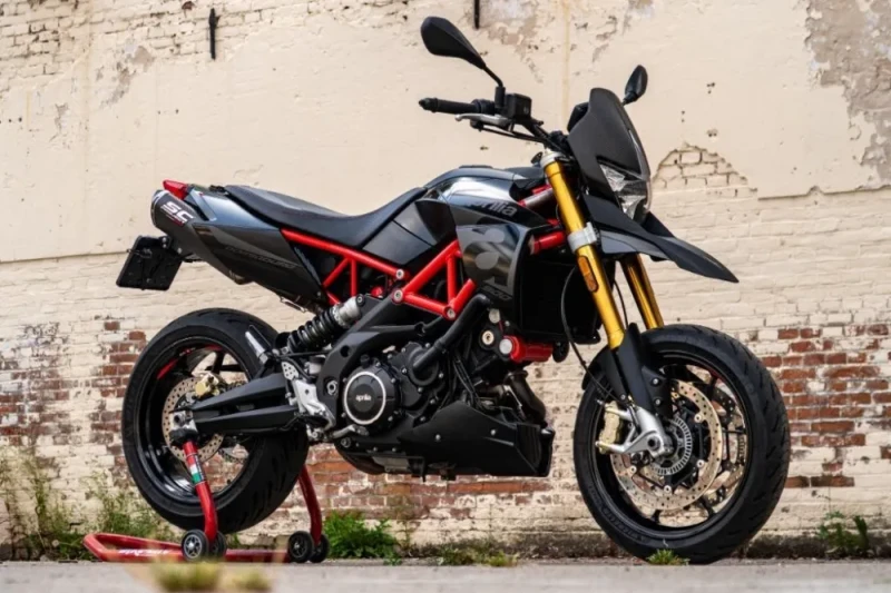 Aprilia Dorsoduro 900