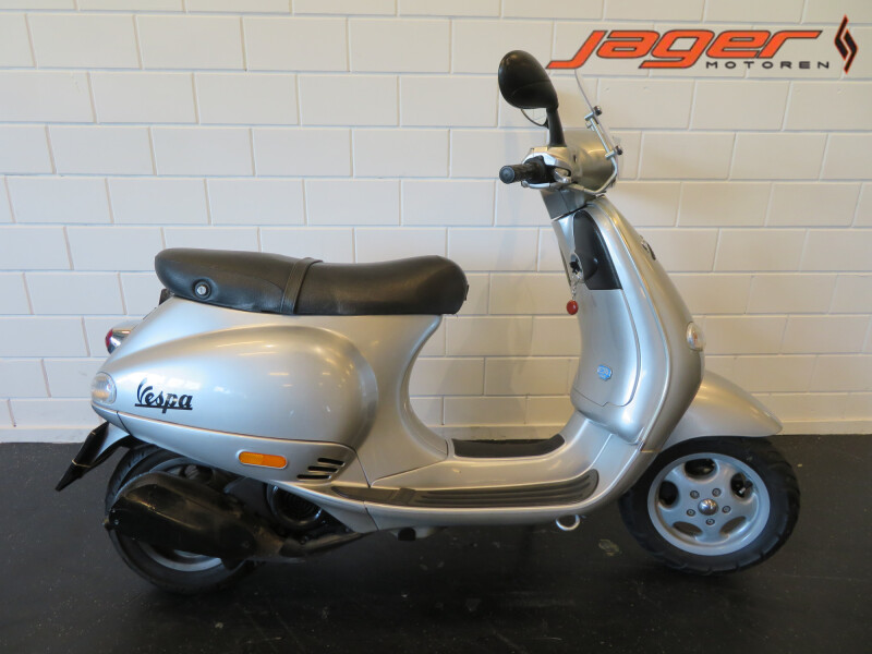 PIAGGIO VESPA 150 M19 MOOIE SCOOTER