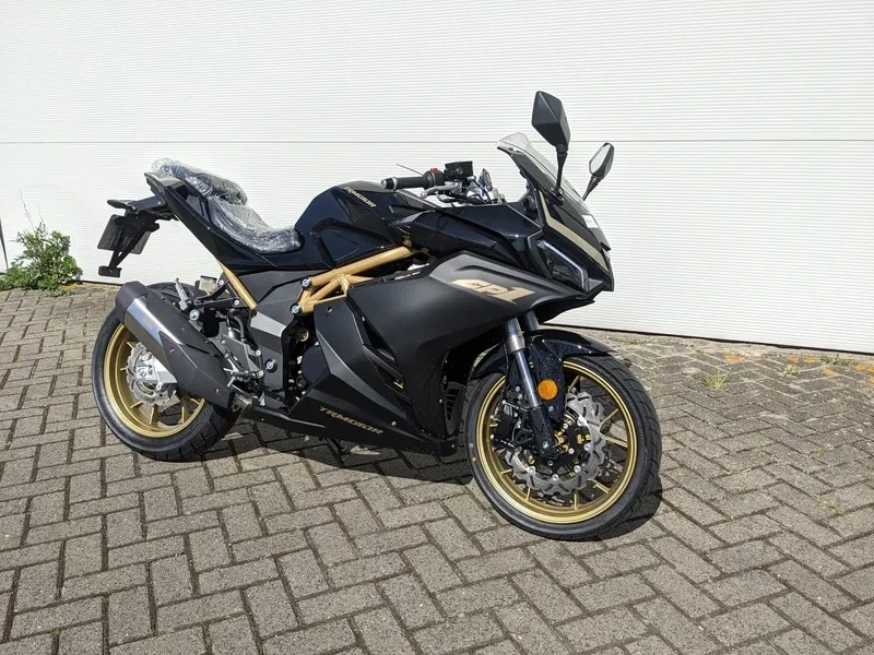 🏁 Te koop: TRMOTOR 125cc – Nieuwstaat – Slechts 10 km gered