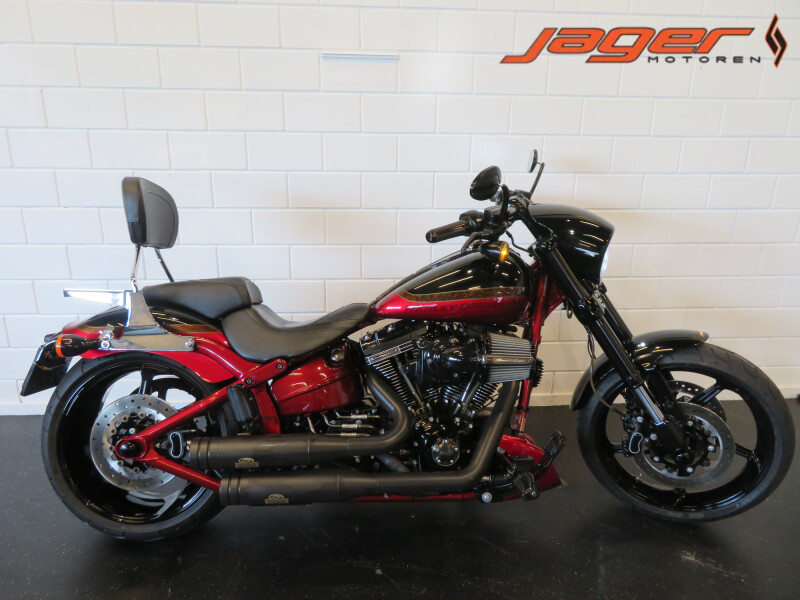 HARLEY DAVIDSON FXSE BREAKOUT CVO PRO STREET 110CI