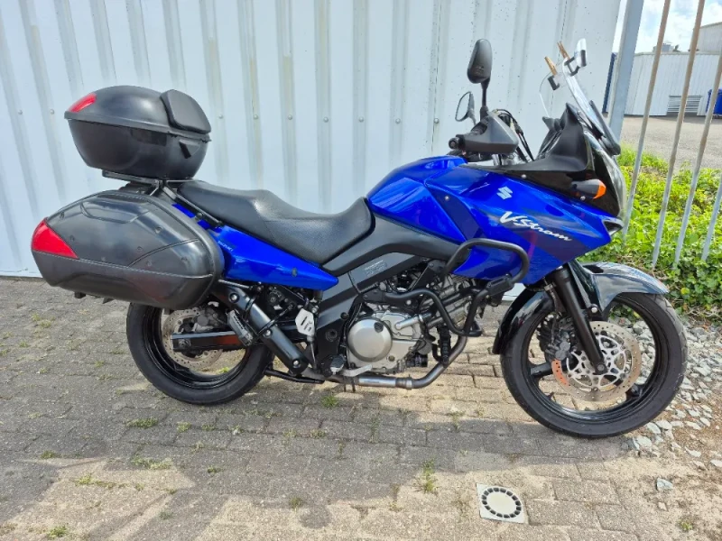 Suzuki VStrom DL650 uit 2006 met kofferset