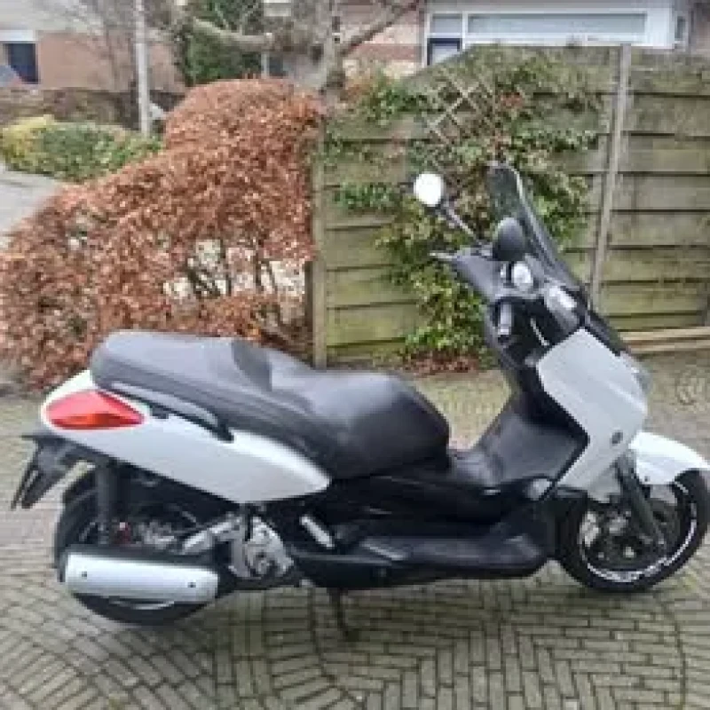 Yamaha xmax 250 2009 44000km.. wit