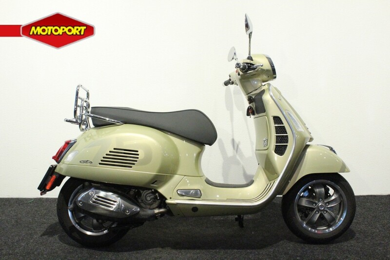 Vespa GTS 300 SUPERTECH 75TH
