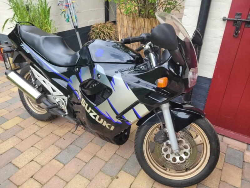 Suzuki GFX 750 F