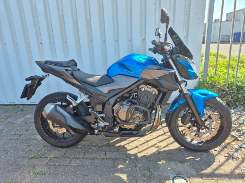 Honda CB500FA uit 2021, nette naked bike met veel extra's