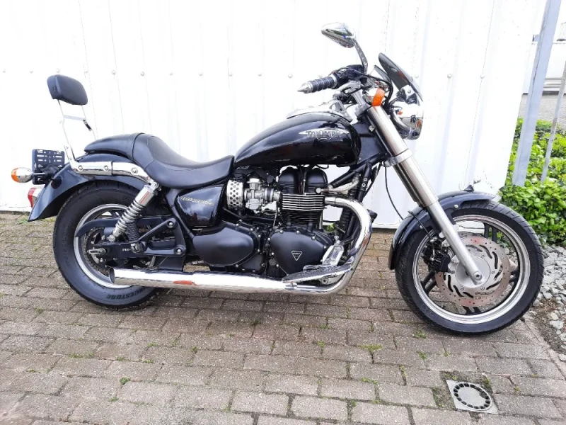 Triumph Speedmaster 900 uit 2010