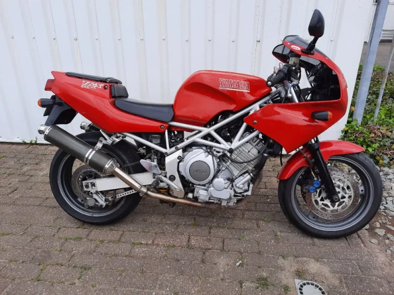 Yamaha TRX850 uit 2000 met sportdempers!