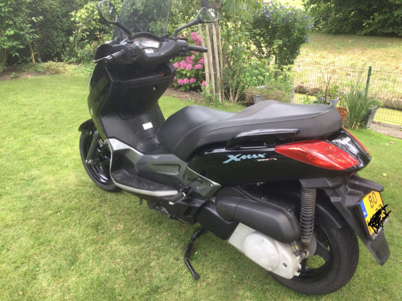 Yamaha X-MAX 250