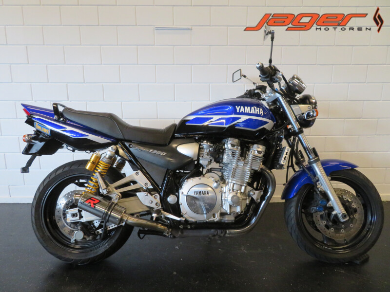 YAMAHA XJR 1300 SP DOMINATOR