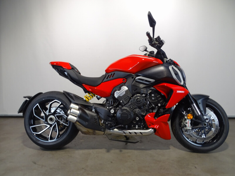 Ducati DIAVEL V4