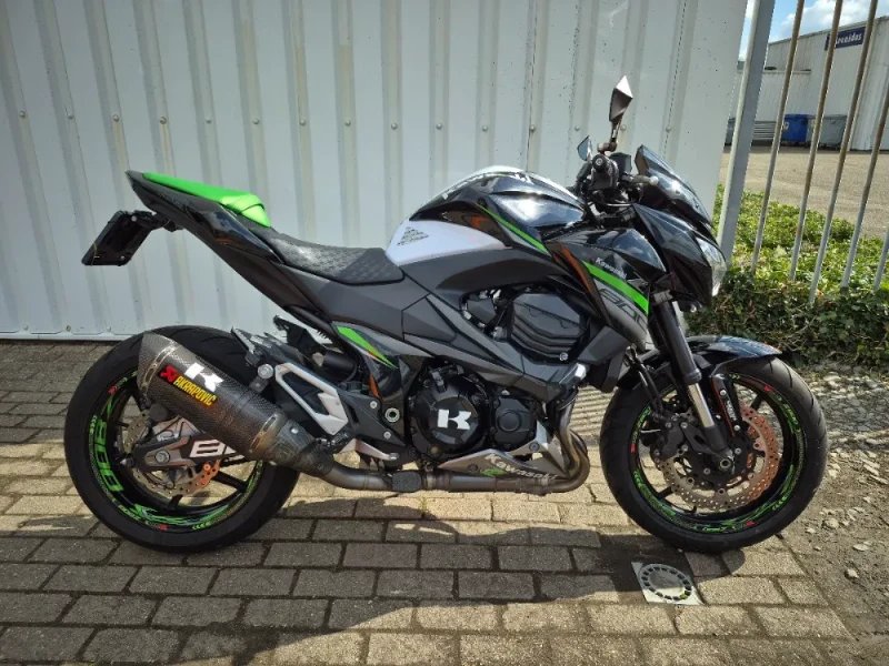 Kawasaki Z800 acrapovic uit 2016